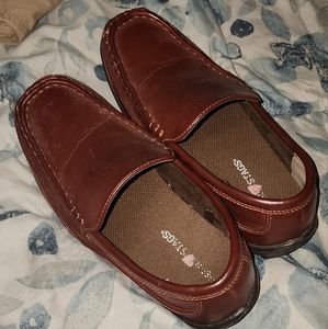 Boys slip on dress shoes size 4 1/2